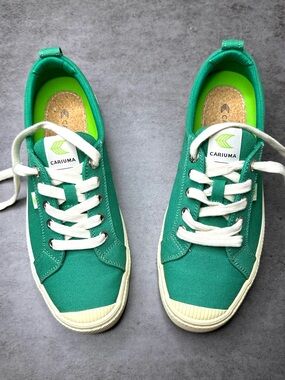 Cariuma Green Canvas Sneakers Women’s Size 9